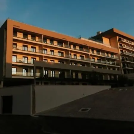 With Shared Rooftop Pool Appartement