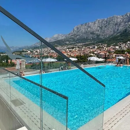 Apartment Luxe Nevena With Shared Rooftop Pool Makarska