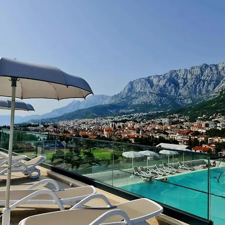 With Shared Rooftop Pool * Makarska
