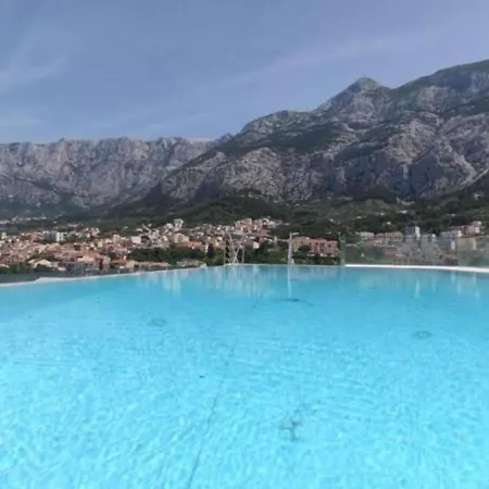 Lägenhet With Shared Rooftop Pool