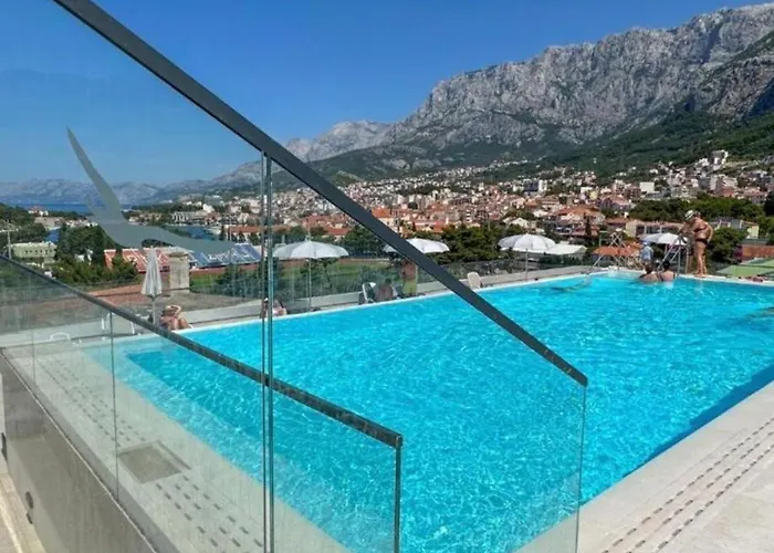 With Shared Rooftop Pool Apartmán *