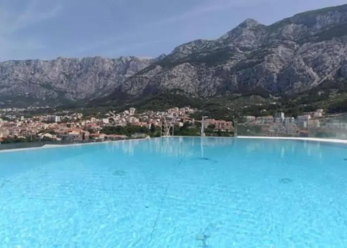 Apartmán With Shared Rooftop Pool