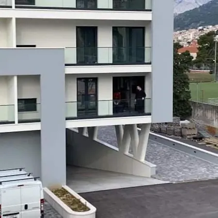 Apartment With Shared Rooftop Pool